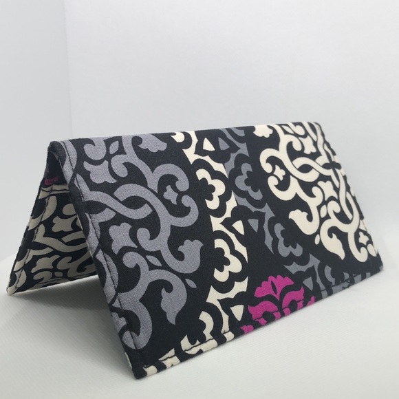 🩷🤍🖤 Vera Bradley Checkbook Cover Canterberry Magenta 🖤🤍🩷 NWT - Picture 5 of 5